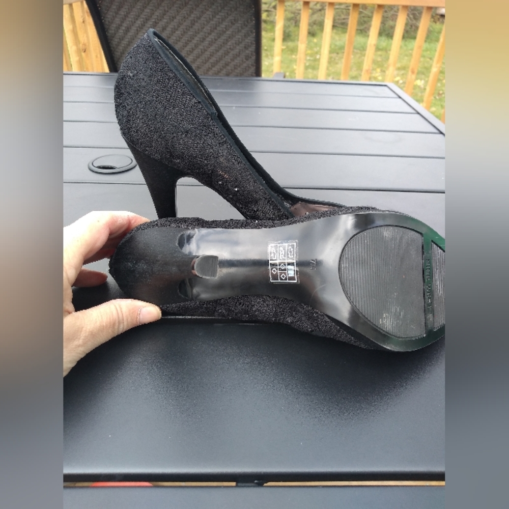 Nine West Black High Heels, Size 7M, Lace & Gems, Like New - Picture 7 of 12